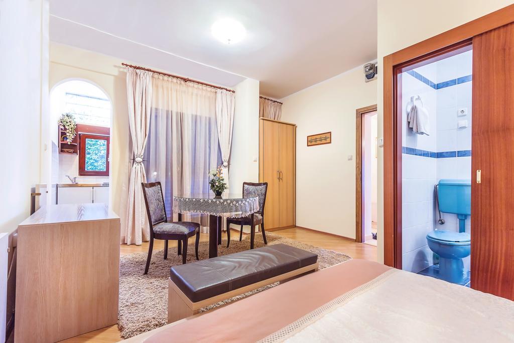 Villa Roses Apartments & Wellness Ичичи Экстерьер фото